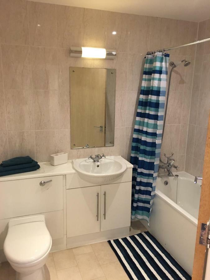 Stylish City Centre Apartment Кардифф Экстерьер фото
