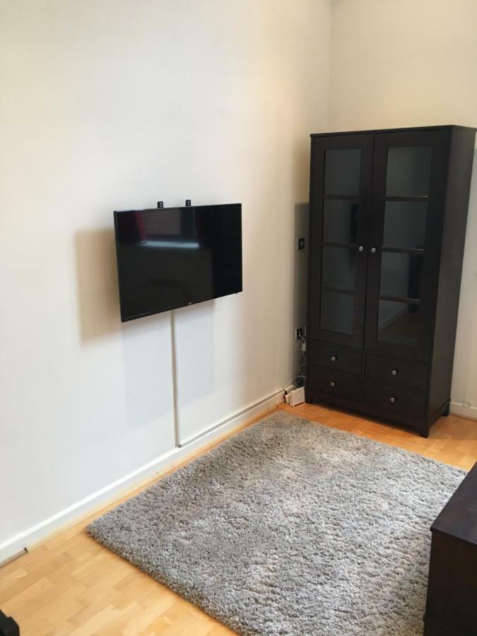 Stylish City Centre Apartment Кардифф Экстерьер фото