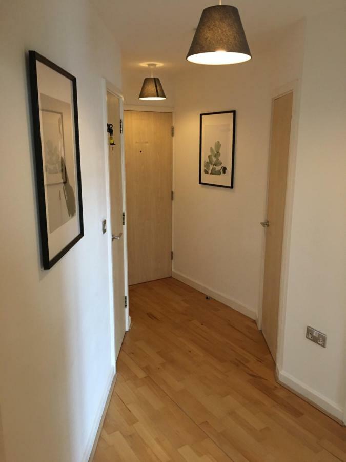 Stylish City Centre Apartment Кардифф Экстерьер фото